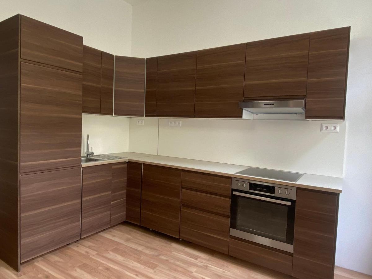 Designed Apartment Next To Vaclav Square With Terrace And Private Garage Прага Экстерьер фото
